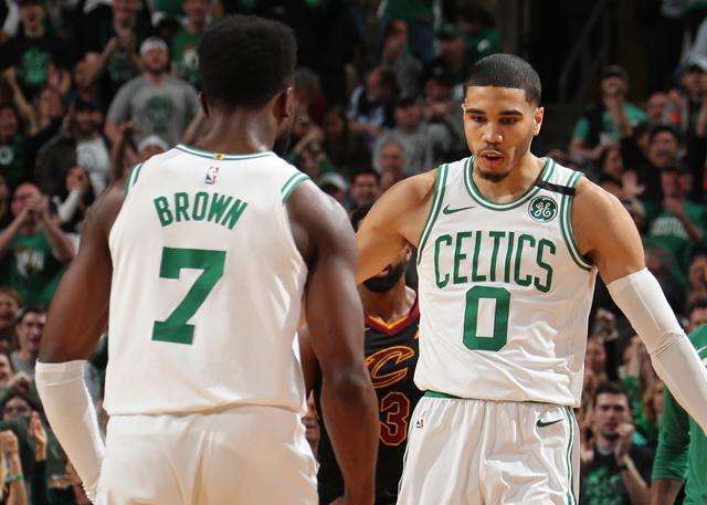 拜仁慕尼黑莱万帽子戏法再创纪录（拜仁莱万戴帽再次刷新纪录）