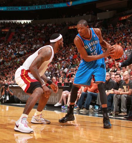 NBA交易市场最新动态：骑士完成引援,（骑士敲定新援：NBA交易市场新动向）